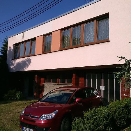 Velky Apartman V Srdci Slovacka Apartamento Kunovice Exterior foto